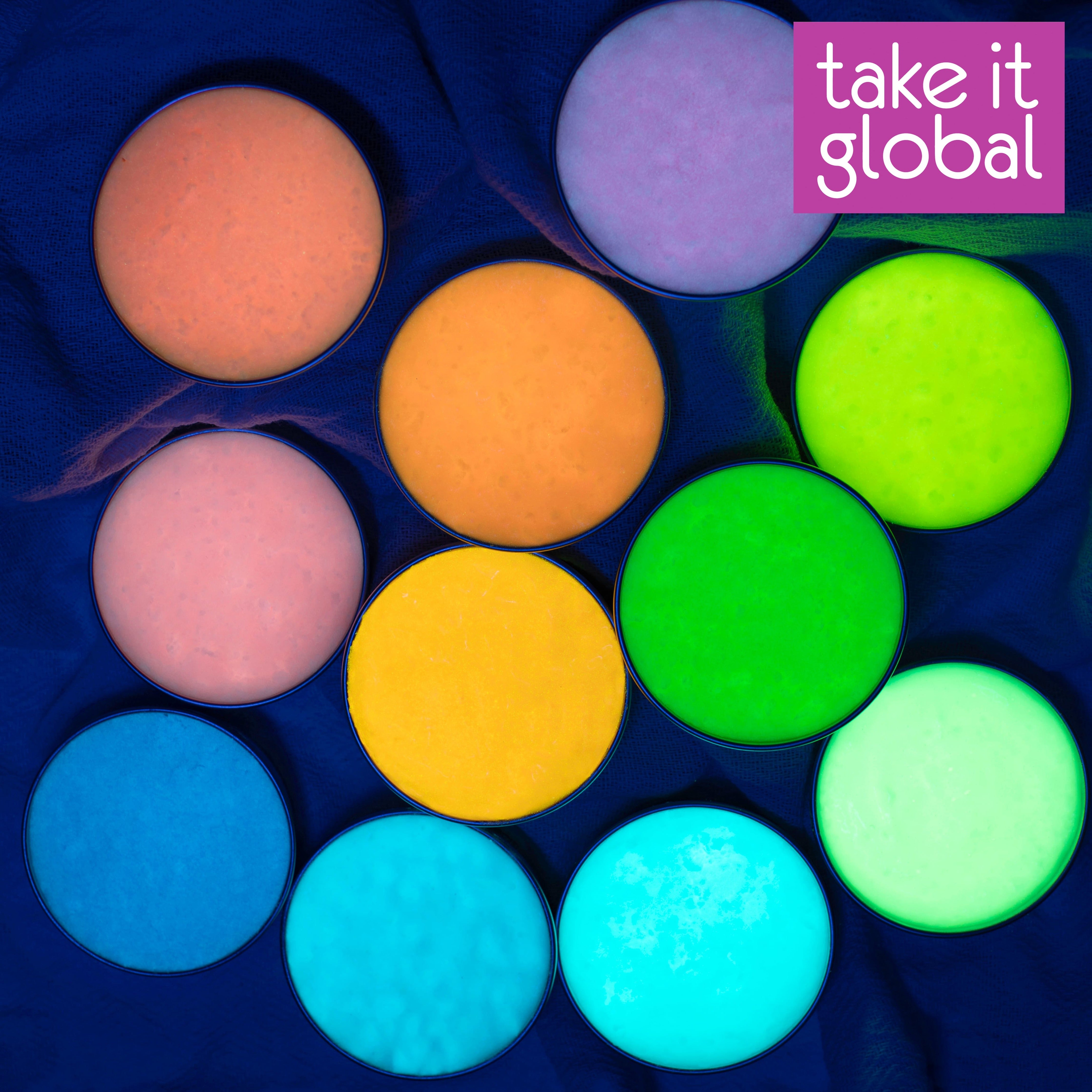 Glow In the Dark Paint/ Water base 荧光漆 - Suitable for Body Paint / Shirt / Art / Decoration / DIY / Water Soluble / Soap