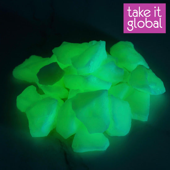 Glow in the dark stone /Pebbles / Night Light Stone / Glowing Rock 荧光石 - S / M Sizes